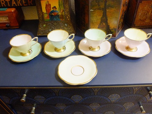 Vintage teacups 5 saucers - teacups,