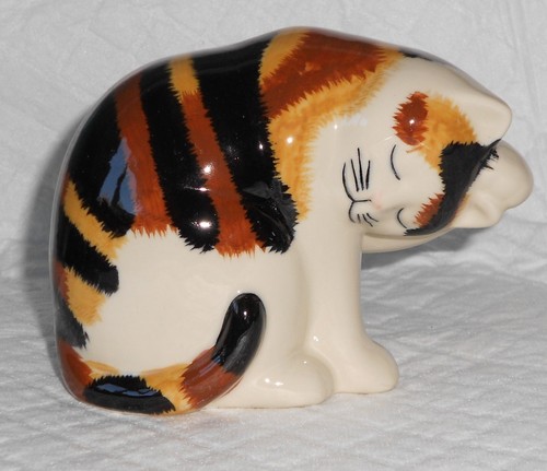 Quail pottery cat figurine - pottery,