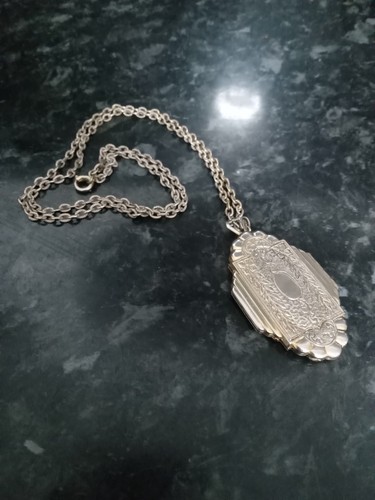 Vintage gold tone - gold, locket