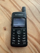 Motorola SL4000 UHF handheld transceiver