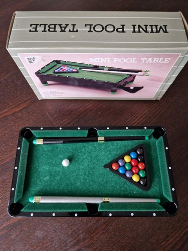 Mini pool table game - table,