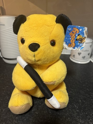 Sooty yellow bear with wand - yellow,