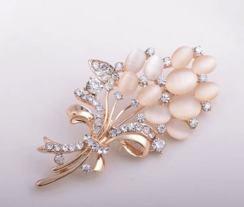 Stunning diamanté flower - diamanté,