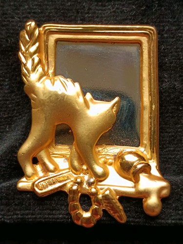Vintage cat brooch - with, mirror
