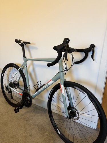 Giant contend road bike - road,