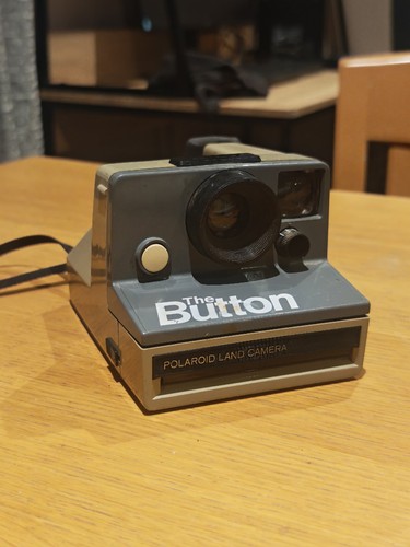 Retro polaroid the button - polaroid,
