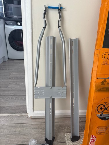 Halfords bike roof mounted - 1,