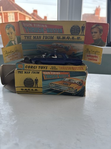 Vintage corgi toys 497 - 497, man