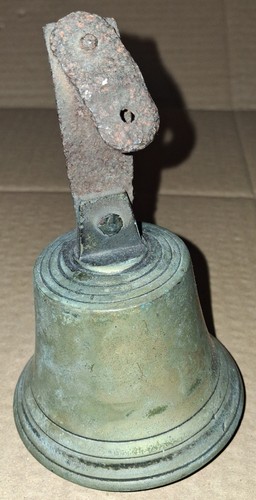 Antique brass bronze - or, bell