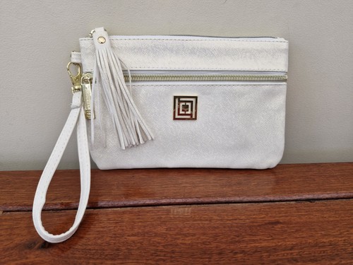Liz claiborne wristlet clutch - claiborne, wristlet/clutch