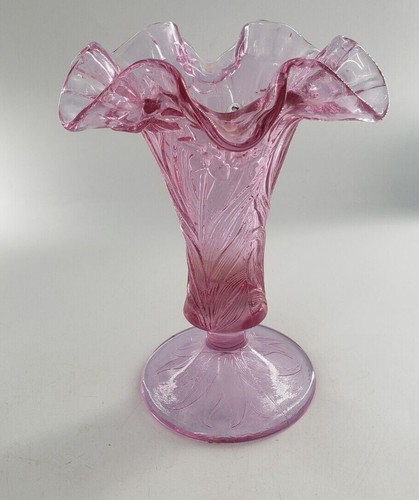 Fenton daffodil vase - daffodil,