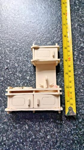 Dolls house kitchen dresser - ,