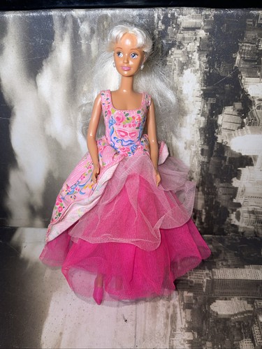 Vintage hasbro sindy doll - vintage,