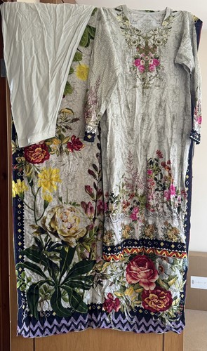 Pakistani suit - pakistani,