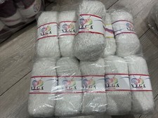 Vega White Boucle 4 Ply