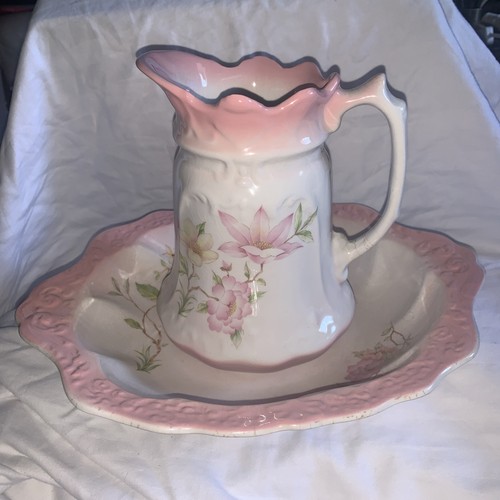 Rare vintage pitcher and bowl - rare,