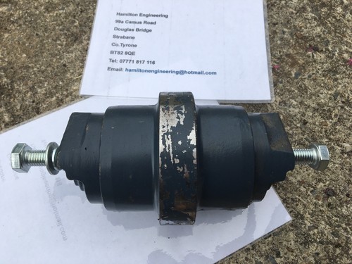 Hitachi bottom track roller - bottom,