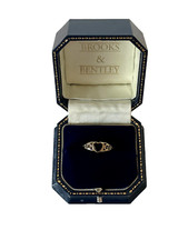 1900 Onyx Ring 9ct Gold Heart Shape Onyx Vintage Ring - Size O 1/2