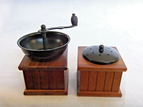 Wood coffee mill style pepper - wood,