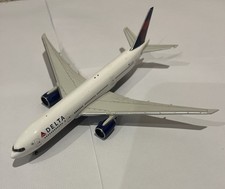 1:400 Scale Gemini Jets Delta