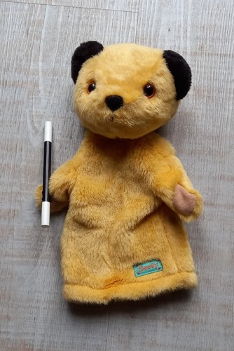 Sooty hand pupprt - hand, by