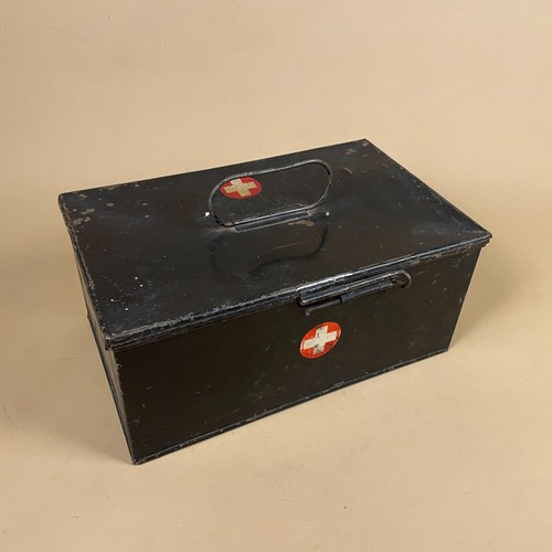 Vintage metal first aid - metal,