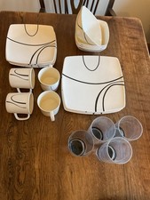 20 Piece Melamine Outdoor / Indoor Dinner Set for Camping, Caravan Picnic.