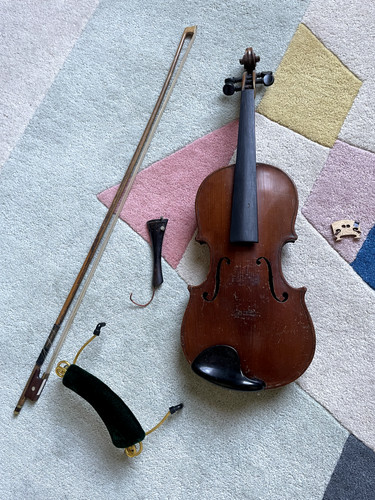 Lovely antique violin in - antique,