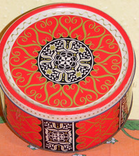 Vintage 1960’s Mackintosh & Sons Toffee Sweet Biscuit Tin England.