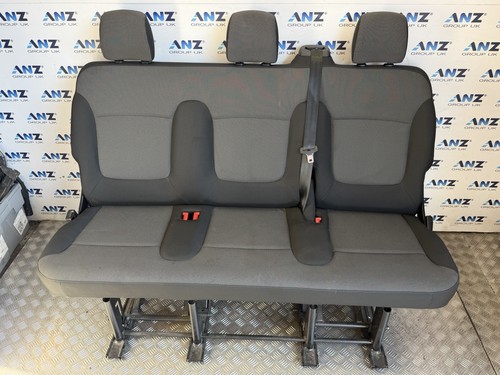 Vivaro x82 3rd - x82, row