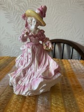 ROYAL DOULTON FIGURINE CAMELLIAS HN3701 FLOWERS OF LOVE Bone China