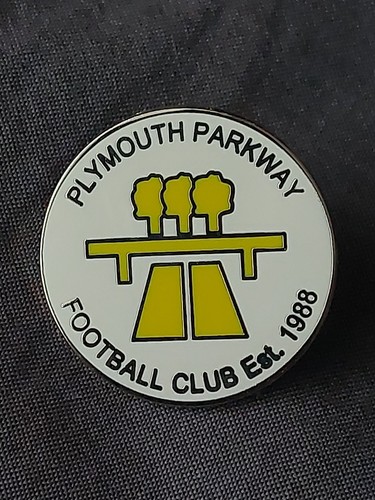 Plymouth parkway pin badge - parkway,