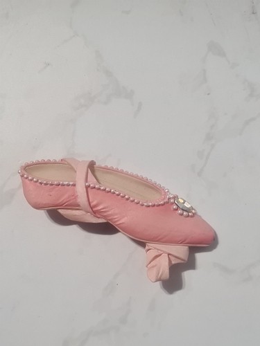Vintage ballerina pink shoe - vintage,