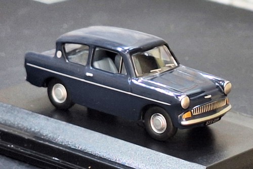 Ford anglia 105e blue - anglia,