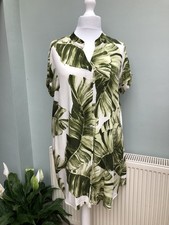 Ladies H&M Long Tunic Blouse Size M (14/16) Green White A-Line 48” Bust New