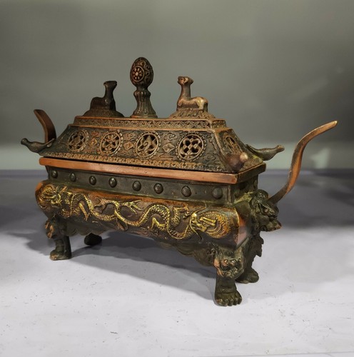 Antique collectable decorated - collectable,