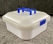 Iris Schwartz Cake Pie Food Carrier With Handles Airtight Square No. 1-79-722