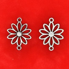 8 x Tibetan Silver Daisy