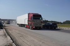 Truck Photo Volvo FH Globetrotter Refrigerated Semi Trailer Kyrgyzstan Red #w2tz