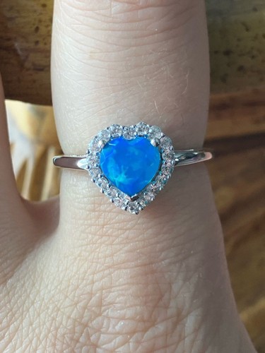 Blue ethiopian opal - blue,