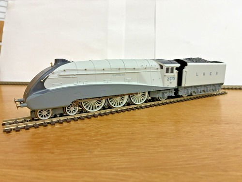 Hornby r2246 gresley 6 - r2246, a4