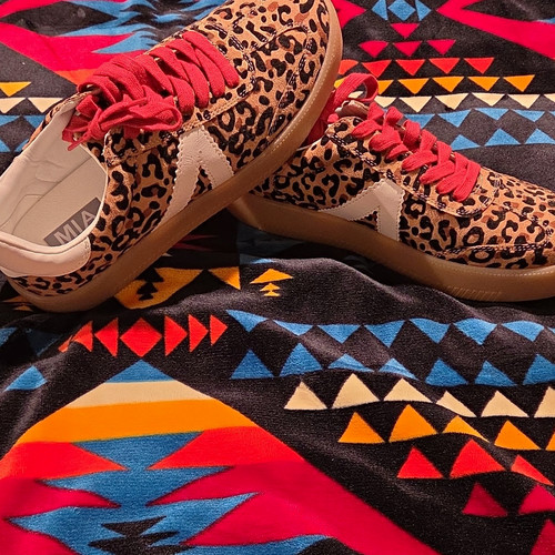 Mia leopard animal print - mia,
