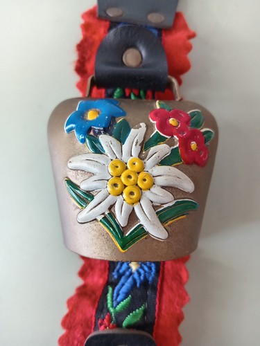 Decorative cow bells on - 3x,