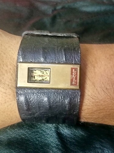 Vintage 1990 levi - 's, rotating