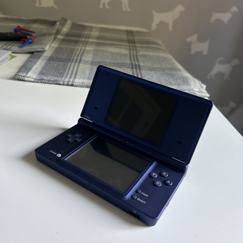 Nintendo dsi handheld console - dsi,