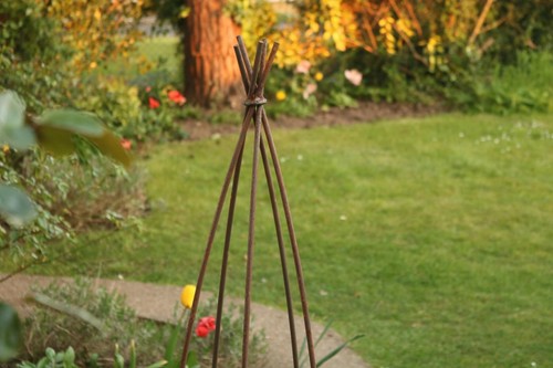 One metal wigwam bean - one,