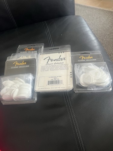 Fender classic celluloid - classic, white