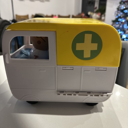 Peppa pig ambulance and - ambulance,