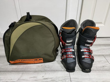Ski boots and bag 