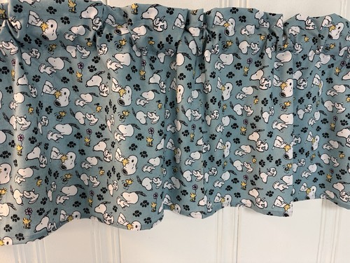 Snoopy peanuts window valance - peanuts,